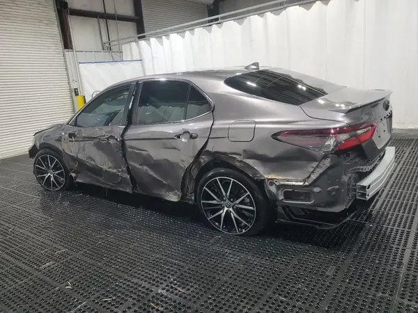 4T1G11AK1NU669505 2022 TOYOTA CAMRY - Image 2