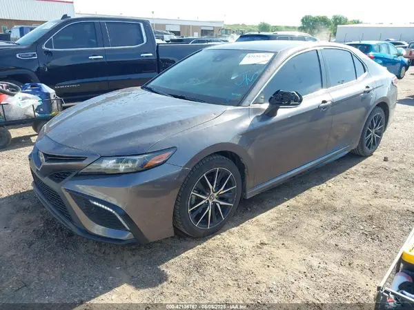 4T1G11AK1NU672338 2022 TOYOTA CAMRY - Image 2
