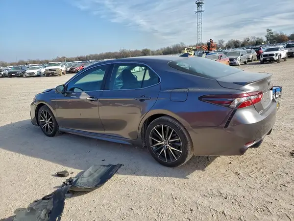 4T1G11AK1NU673716 2022 TOYOTA CAMRY - Image 2