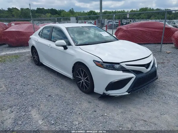 4T1G11AK1NU676535 2022 TOYOTA CAMRY - Image 1
