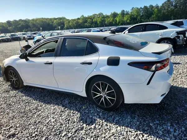 4T1G11AK1NU677149 2022 TOYOTA CAMRY - Image 2