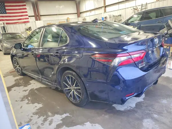 4T1G11AK1NU678074 2022 TOYOTA CAMRY - Image 2