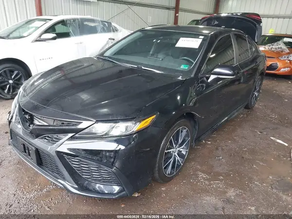 4T1G11AK1NU678429 2022 TOYOTA CAMRY - Image 2