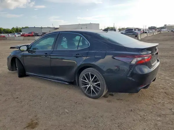 4T1G11AK1NU678981 2022 TOYOTA CAMRY - Image 2