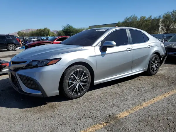 4T1G11AK1NU680892 2022 TOYOTA CAMRY - Image 1