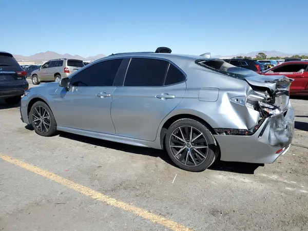 4T1G11AK1NU680892 2022 TOYOTA CAMRY - Image 2