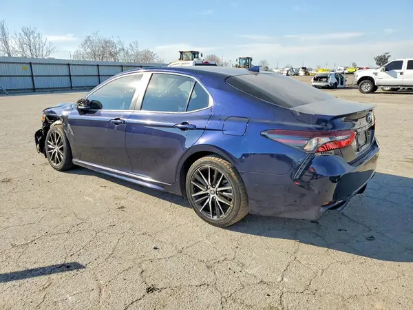 4T1G11AK1NU684036 2022 TOYOTA CAMRY - Image 2