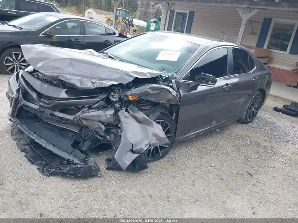 4T1G11AK1NU686269 2022 TOYOTA CAMRY - Image 2