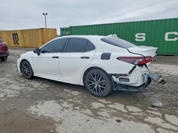 4T1G11AK1NU687647 2022 TOYOTA CAMRY - Image 2