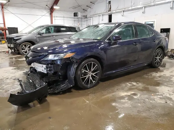 4T1G11AK1NU688698 2022 TOYOTA CAMRY - Image 1
