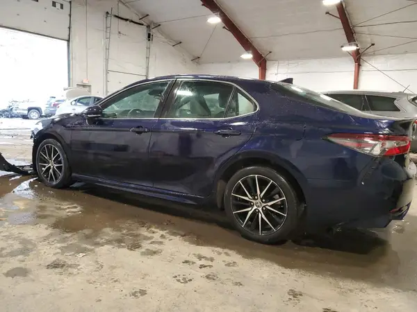 4T1G11AK1NU688698 2022 TOYOTA CAMRY - Image 2