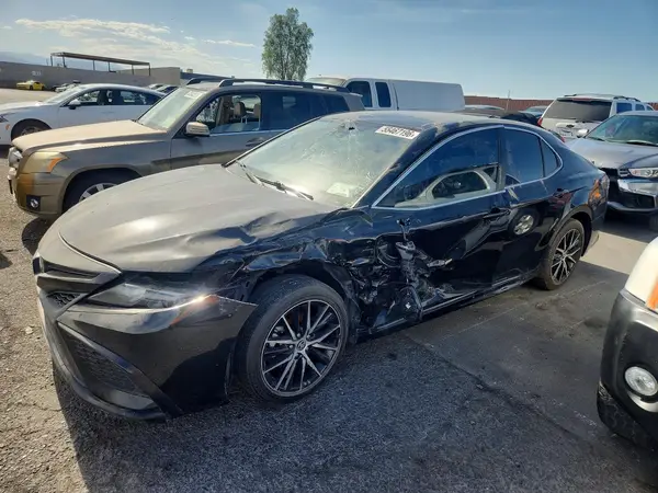 4T1G11AK1NU690533 2022 TOYOTA CAMRY - Image 1