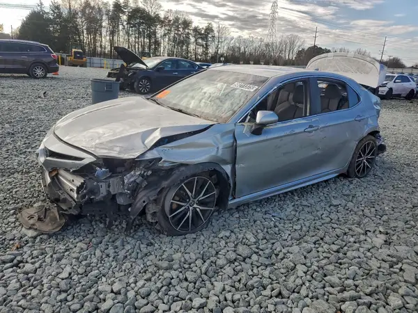 4T1G11AK1NU691097 2022 TOYOTA CAMRY - Image 1