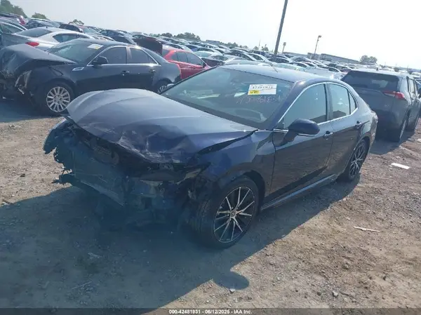 4T1G11AK1NU694436 2022 TOYOTA CAMRY - Image 2