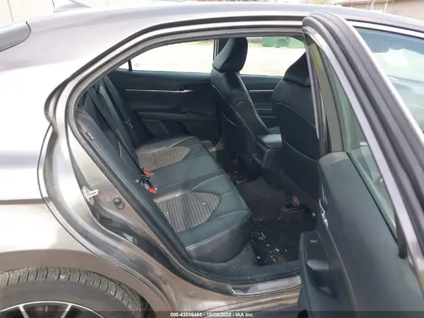4T1G11AK1NU697658 2022 TOYOTA CAMRY - Image 8