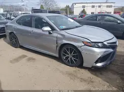 4T1G11AK1NU698275 2022 TOYOTA CAMRY