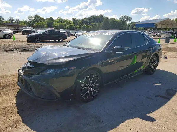4T1G11AK1NU704365 2022 TOYOTA CAMRY - Image 1