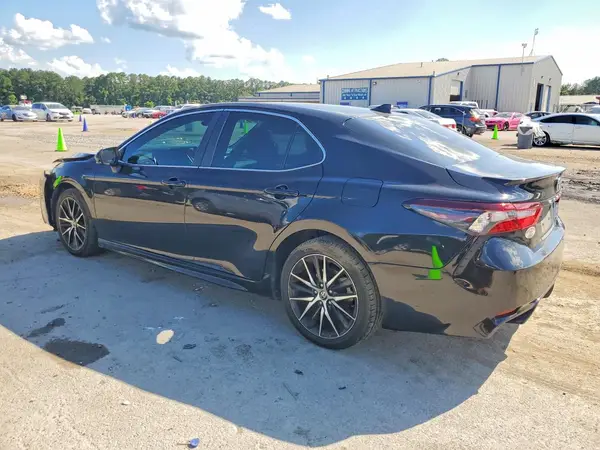 4T1G11AK1NU704365 2022 TOYOTA CAMRY - Image 2