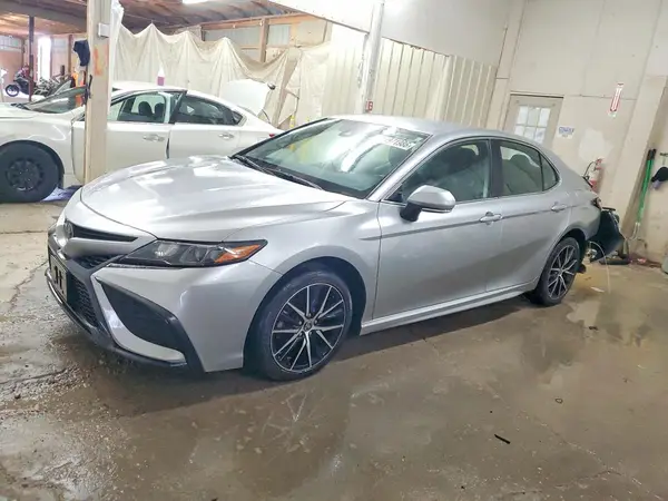 4T1G11AK1NU706262 2022 TOYOTA CAMRY - Image 1