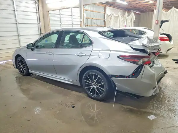 4T1G11AK1NU706262 2022 TOYOTA CAMRY - Image 2