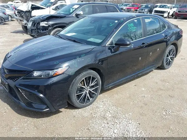 4T1G11AK1NU707234 2022 TOYOTA CAMRY - Image 2
