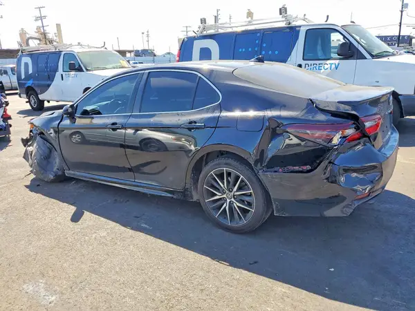 4T1G11AK1NU712143 2022 TOYOTA CAMRY - Image 2