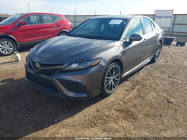 4T1G11AK1NU712160 2022 TOYOTA CAMRY - Image 2