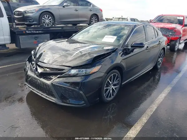 4T1G11AK1NU713745 2022 TOYOTA CAMRY - Image 2