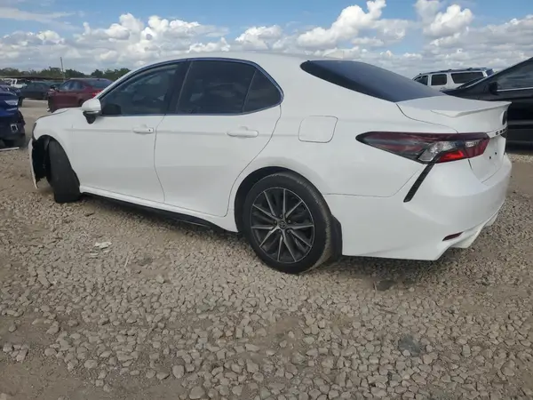 4T1G11AK1NU716144 2022 TOYOTA CAMRY - Image 2
