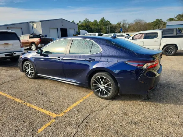4T1G11AK1NU716743 2022 TOYOTA CAMRY - Image 2