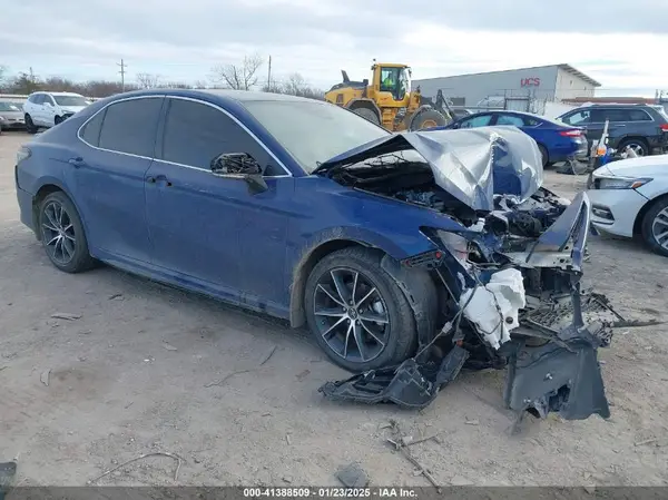 4T1G11AK1PU122723 2023 TOYOTA CAMRY - Image 1