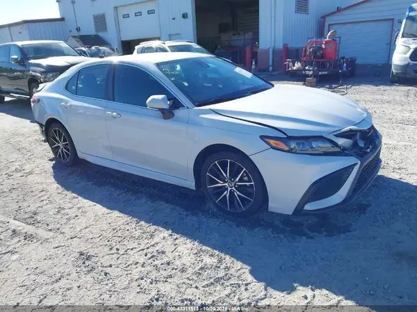 4T1G11AK1PU127842 2023 TOYOTA CAMRY - Image 1