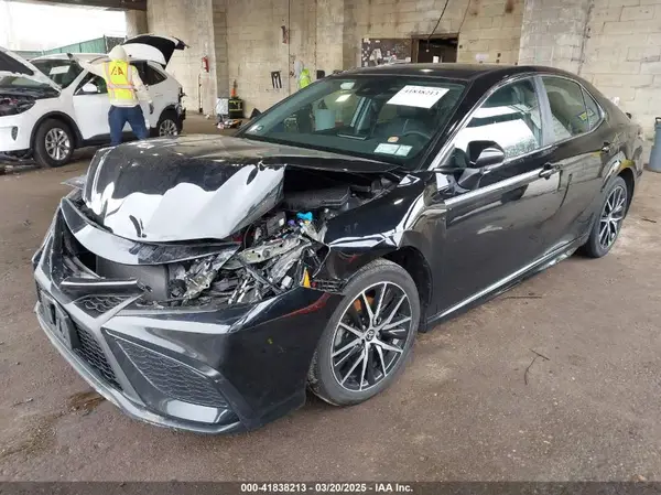 4T1G11AK1PU147055 2023 TOYOTA CAMRY - Image 2