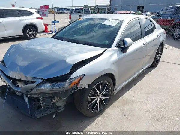 4T1G11AK1PU724781 2023 TOYOTA CAMRY - Image 2