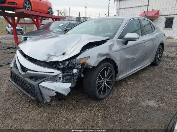 4T1G11AK1PU729964 2023 TOYOTA CAMRY - Image 2