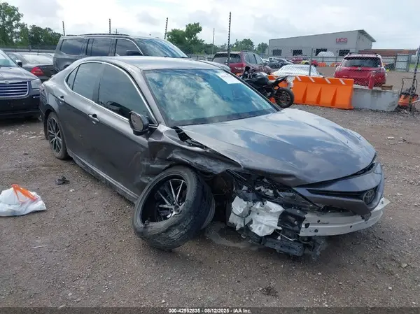 4T1G11AK1PU730144 2023 TOYOTA CAMRY - Image 1