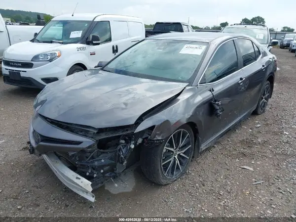 4T1G11AK1PU730144 2023 TOYOTA CAMRY - Image 2