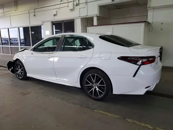 4T1G11AK1PU751334 2023 TOYOTA CAMRY - Image 2