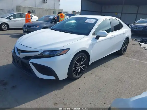 4T1G11AK1PU782163 2023 TOYOTA CAMRY - Image 2
