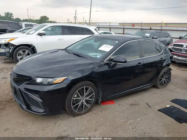 4T1G11AK1PU789940 2023 TOYOTA CAMRY - Image 2