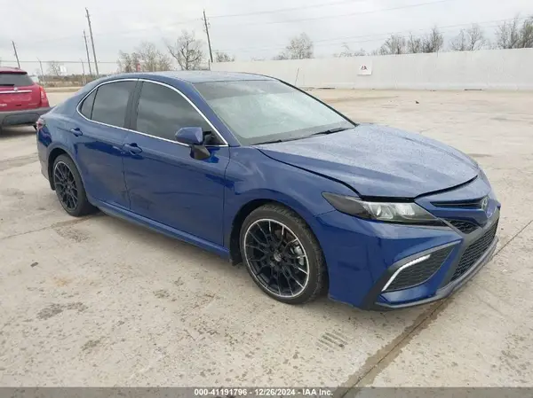 4T1G11AK1RU204972 2024 TOYOTA CAMRY - Image 1