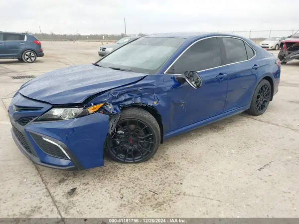 4T1G11AK1RU204972 2024 TOYOTA CAMRY - Image 2
