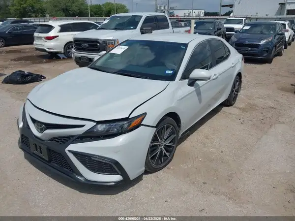 4T1G11AK1RU207757 2024 TOYOTA CAMRY - Image 2