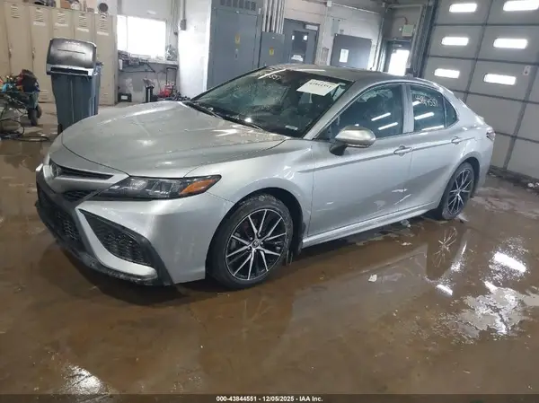 4T1G11AK1RU215793 2024 TOYOTA CAMRY - Image 2