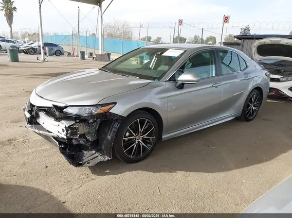 4T1G11AK1RU227748 2024 TOYOTA CAMRY - Image 2