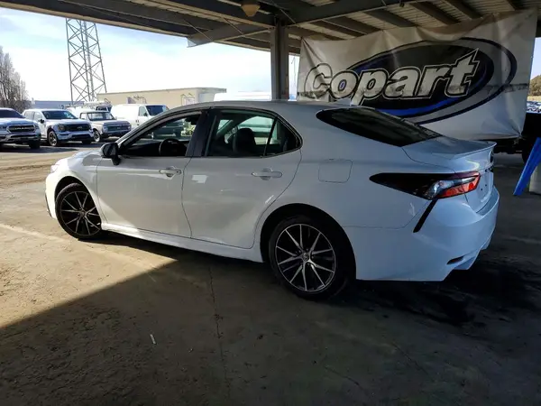 4T1G11AK1RU240256 2024 TOYOTA CAMRY - Image 2