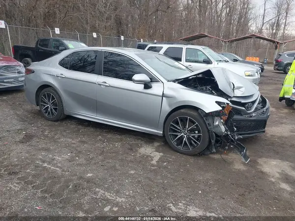 4T1G11AK1RU247398 2024 TOYOTA CAMRY - Image 1