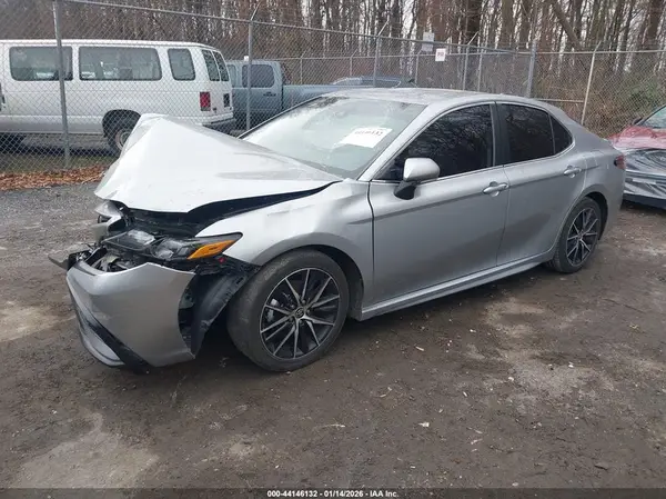 4T1G11AK1RU247398 2024 TOYOTA CAMRY - Image 2