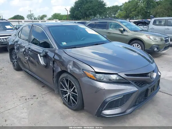 4T1G11AK1RU250365 2024 TOYOTA CAMRY - Image 1