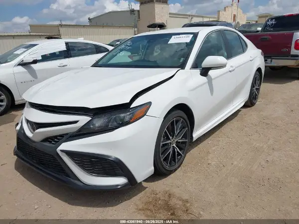 4T1G11AK1RU251855 2024 TOYOTA CAMRY - Image 2